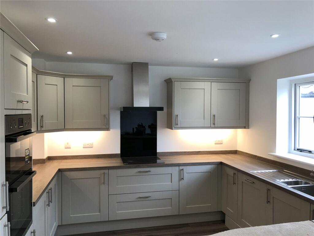 Additional property image - 18 Clayton Close, Yeovil, BA22