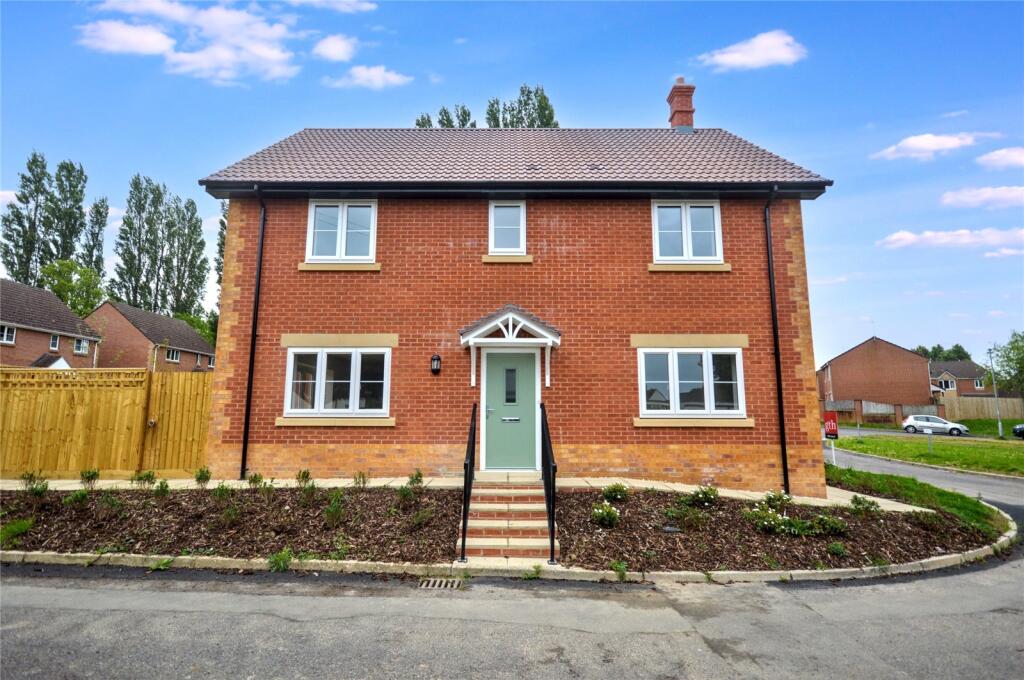 Main image of property: 19 Clayton Close, Yeovil, BA22