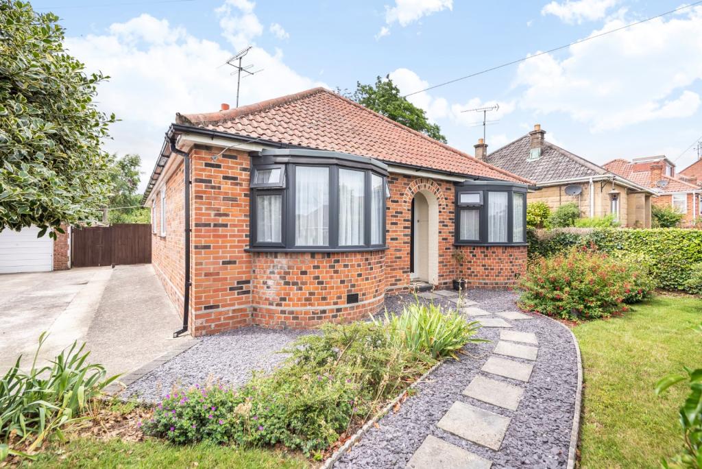 3 bedroom bungalow for sale in Lane, Yeovil, Somerset, BA20