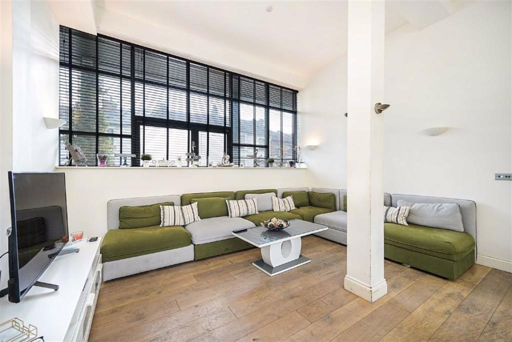 Main image of property: Villiers Road, Willesden, NW2