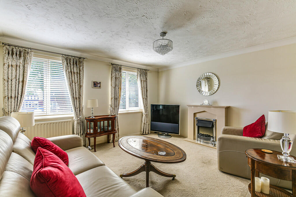 1 bedroom apartment for sale in Coulsdon, Surrey, CR5