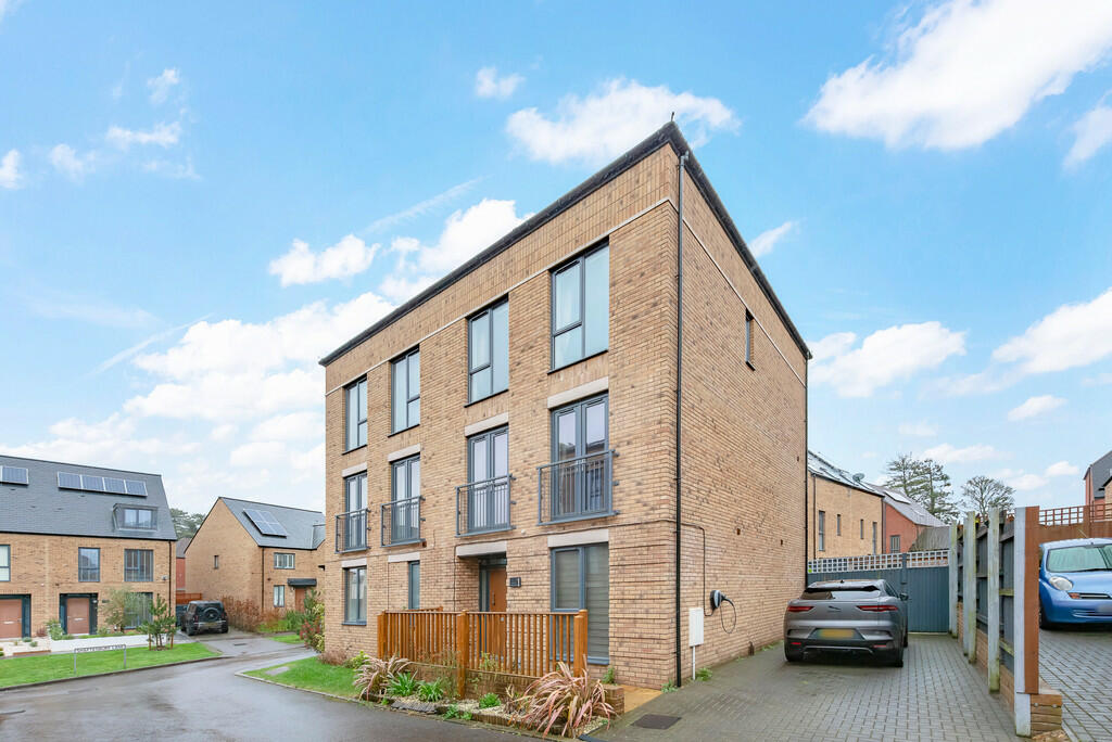 3 bedroom semidetached house for sale in Cane Hill Park, Coulsdon