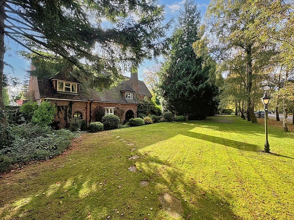 Additional property image - Webb Estate, Purley, Surrey