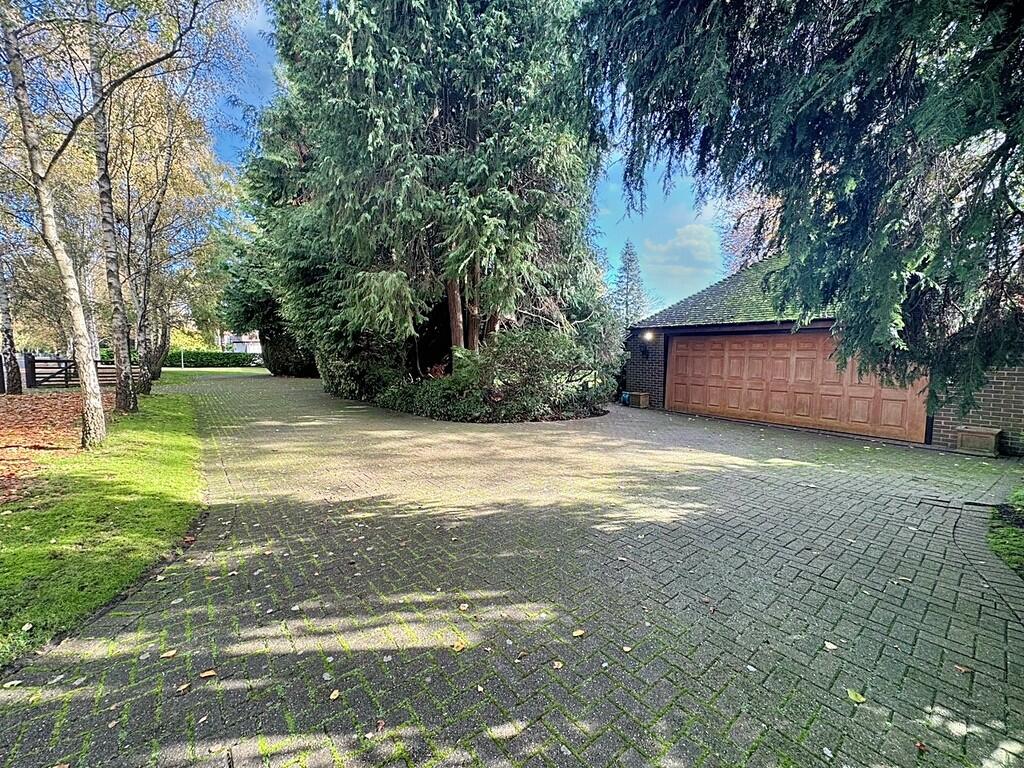Additional property image - Webb Estate, Purley, Surrey