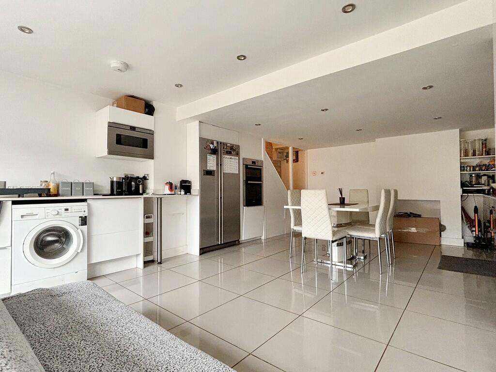 Additional property image - Caterham, Surrey
