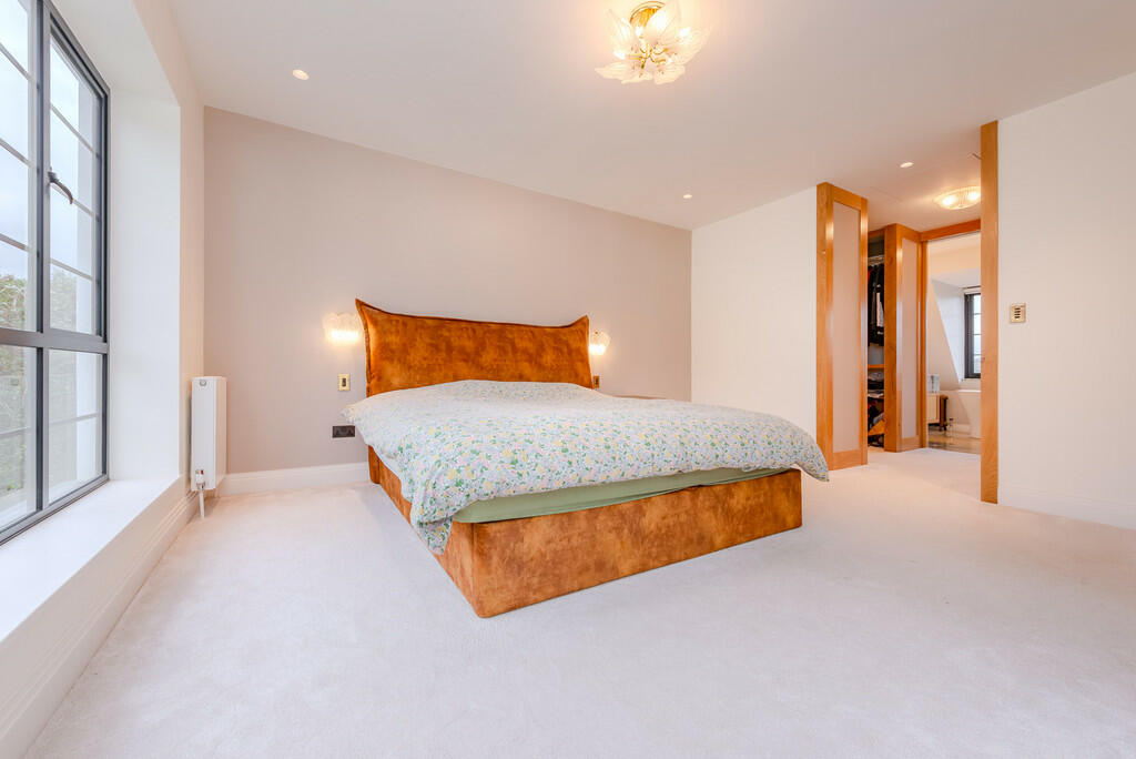Additional property image - Purley, Surrey