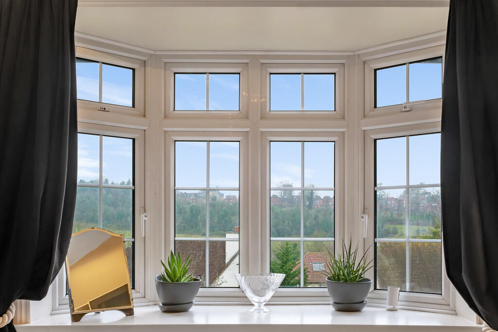 Additional property image - Coulson,Surrey