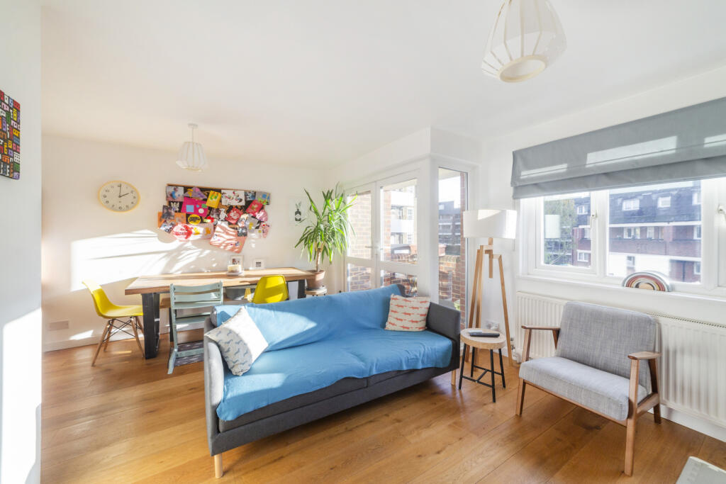 2 bedroom flat for sale in Maygood Street, Islington, N1