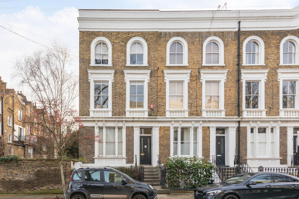 1 bedroom flat for sale in Wallace Road, Islington, N1