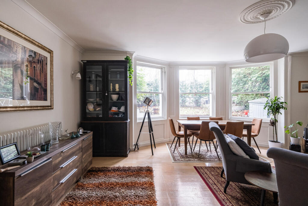 2 bedroom flat for sale in Highbury New Park, Highbury, N5