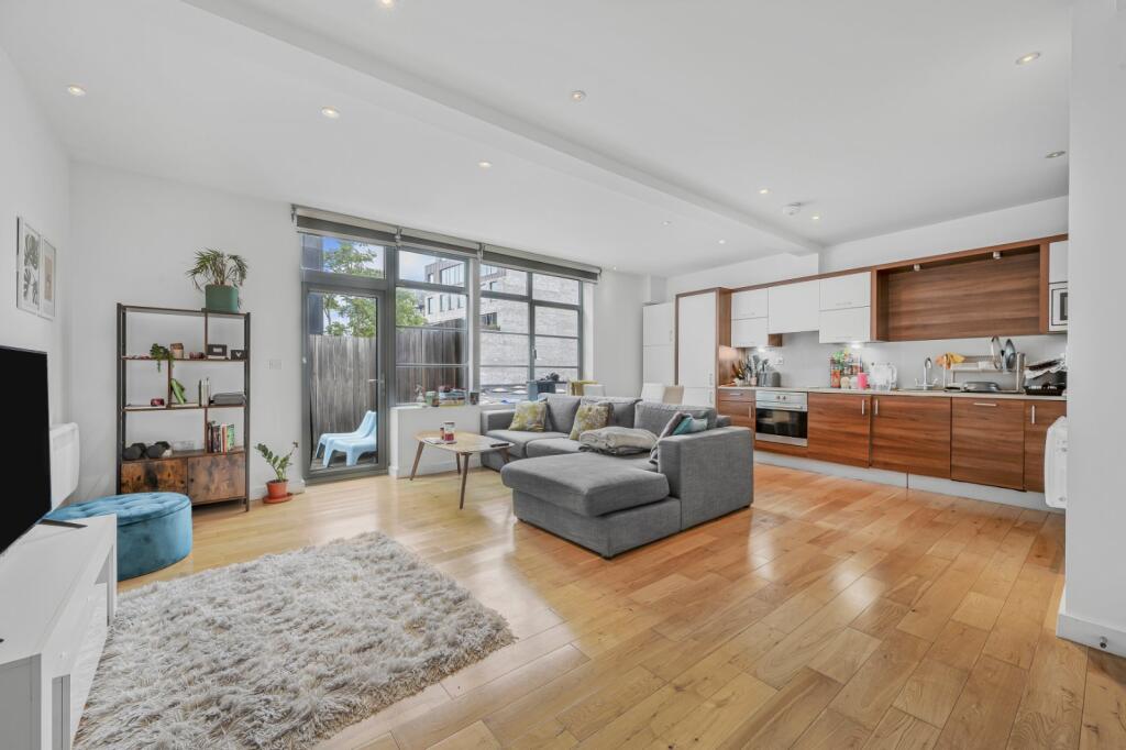 Main image of property: Islington High Street, 
Angel, N1
