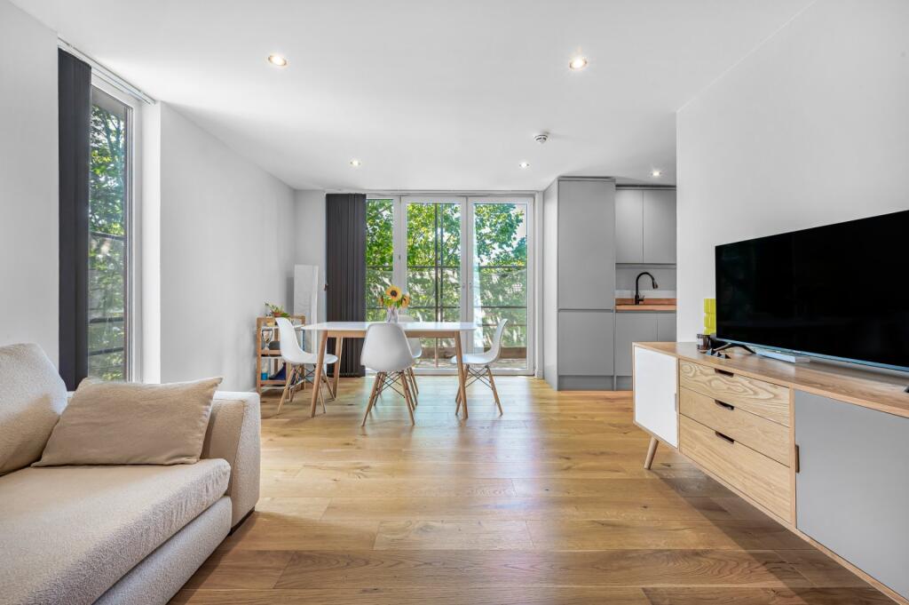 Main image of property: Island Apartments, 
34 Coleman Fields, N1
