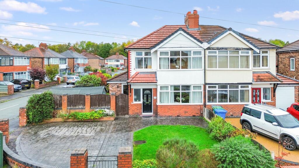 Main image of property: Padgate Lane, Padgate, WA1