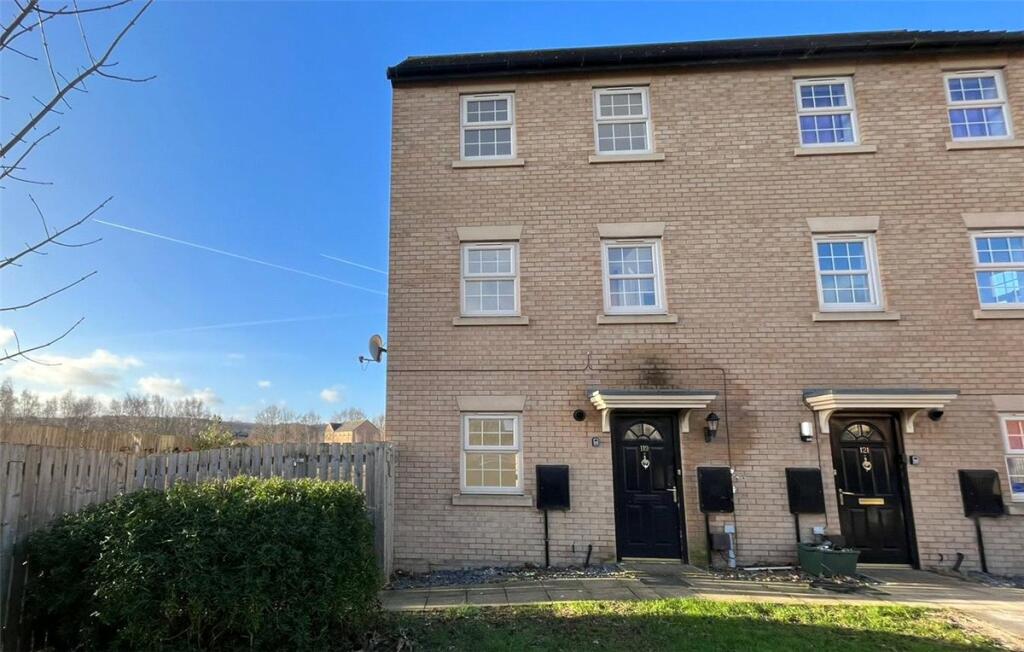 2 bedroom terraced house for rent in Comelybank Drive, Mexborough, South Yorkshire, S64