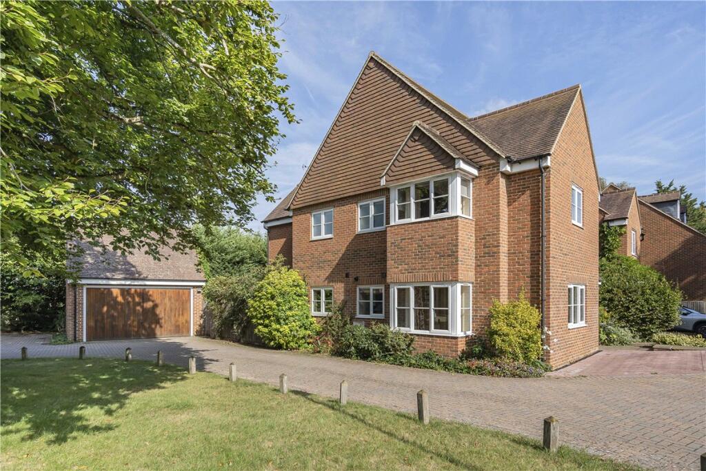 Main image of property: Poppy Close, Yarnton, Kidlington, Oxfordshire, OX5