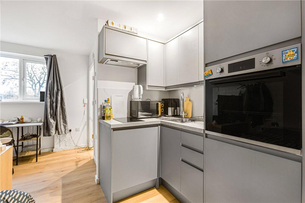 Main image of property: 37 Mill Street, Eynsham, Witney, Oxfordshire, OX29