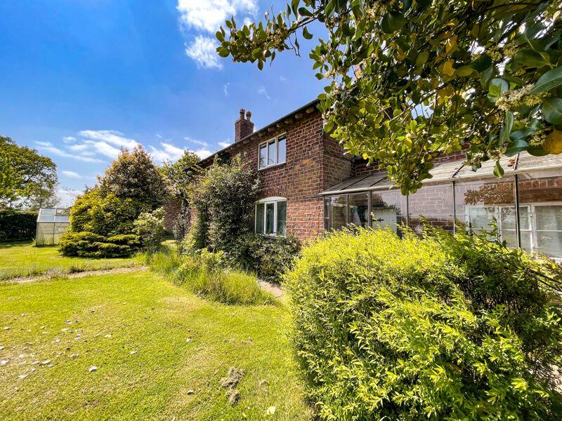 3 bedroom detached house for sale in The Cottage, Holmes Chapel, CW4