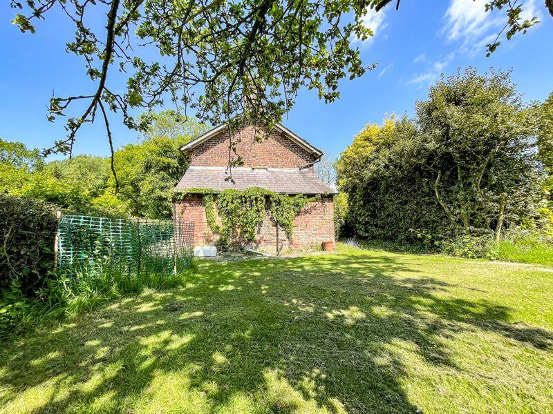 3 bedroom detached house for sale in The Cottage, Holmes Chapel, CW4