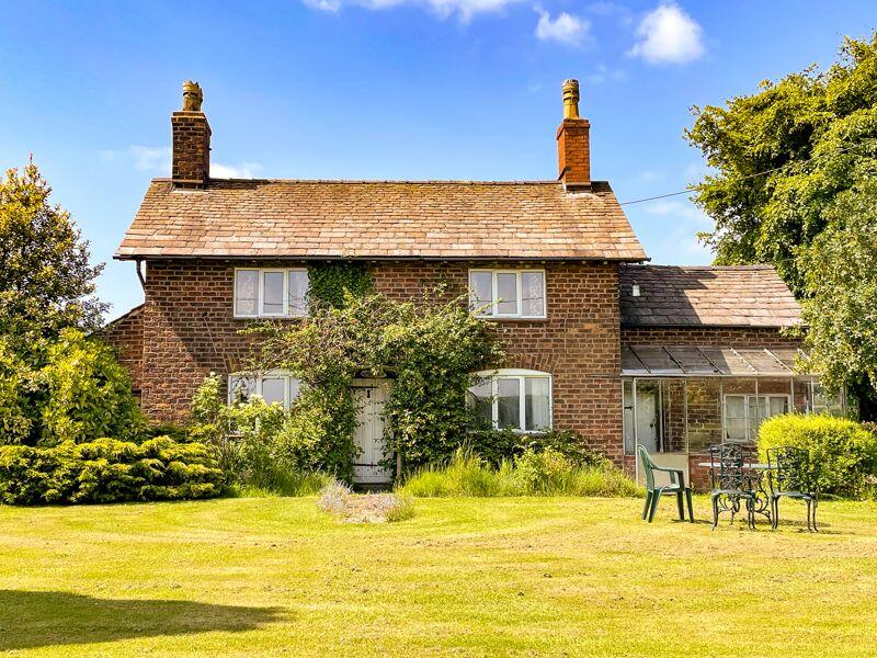 3 bedroom detached house for sale in The Cottage, Holmes Chapel, CW4