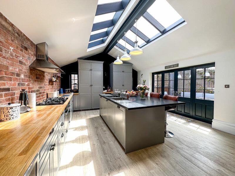 6 bedroom detached house for sale in Moody Street, Congleton, CW12