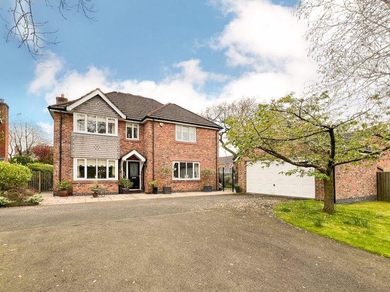 4 bedroom detached house for sale in Higginson Close, Congleton, CW12