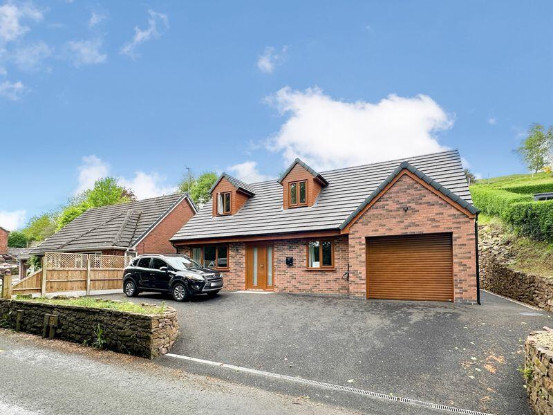 3 bedroom detached house for sale in Station Road, Cheddleton