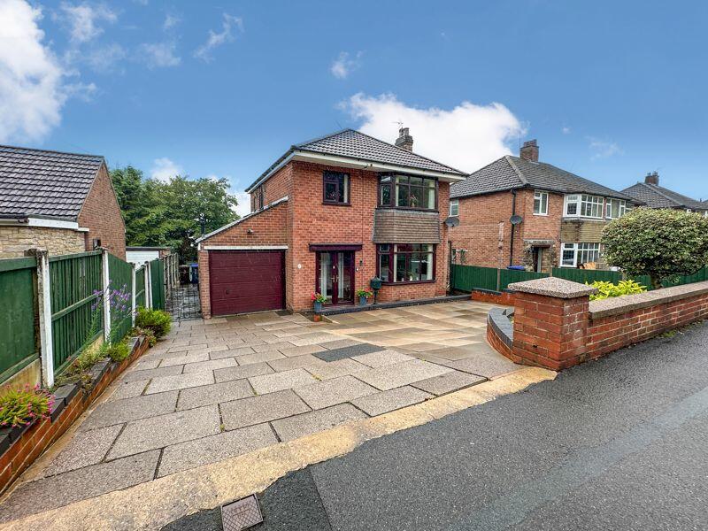 3 bedroom detached house for sale in Windsor Drive, Leek, Staffordshire