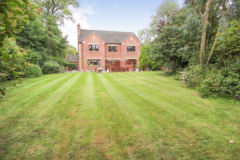 5 bedroom detached house for sale in Cherry Lane, Cheadle