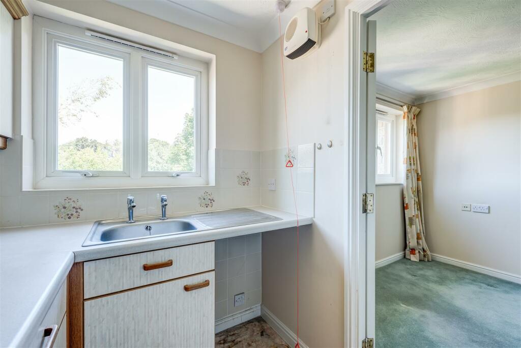 1 bedroom retirement property for sale in Manchester Road, Crosspool