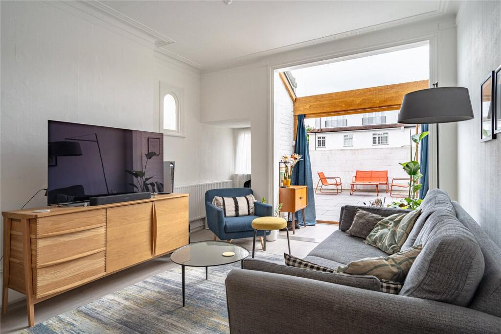 Main image of property: Kingscourt Road, London, SW16