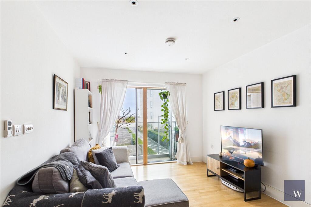 Main image of property: Streatham High Road, London, SW16