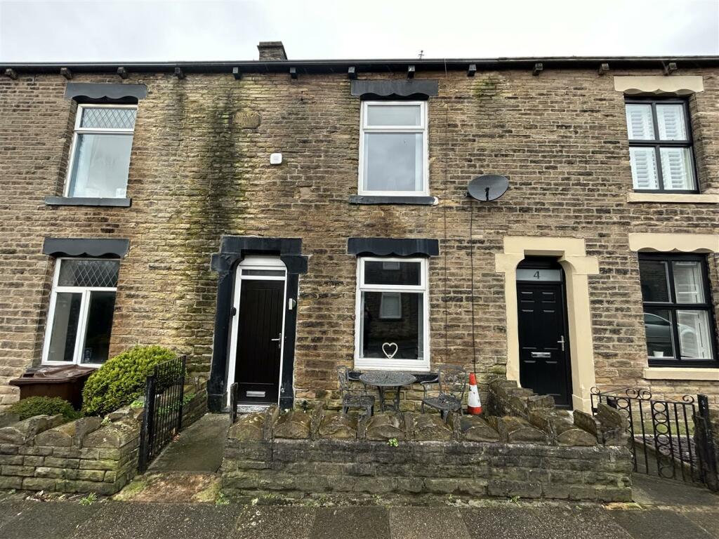 2 bedroom terraced house for sale in Thomas Street, Lees, Oldham, OL4