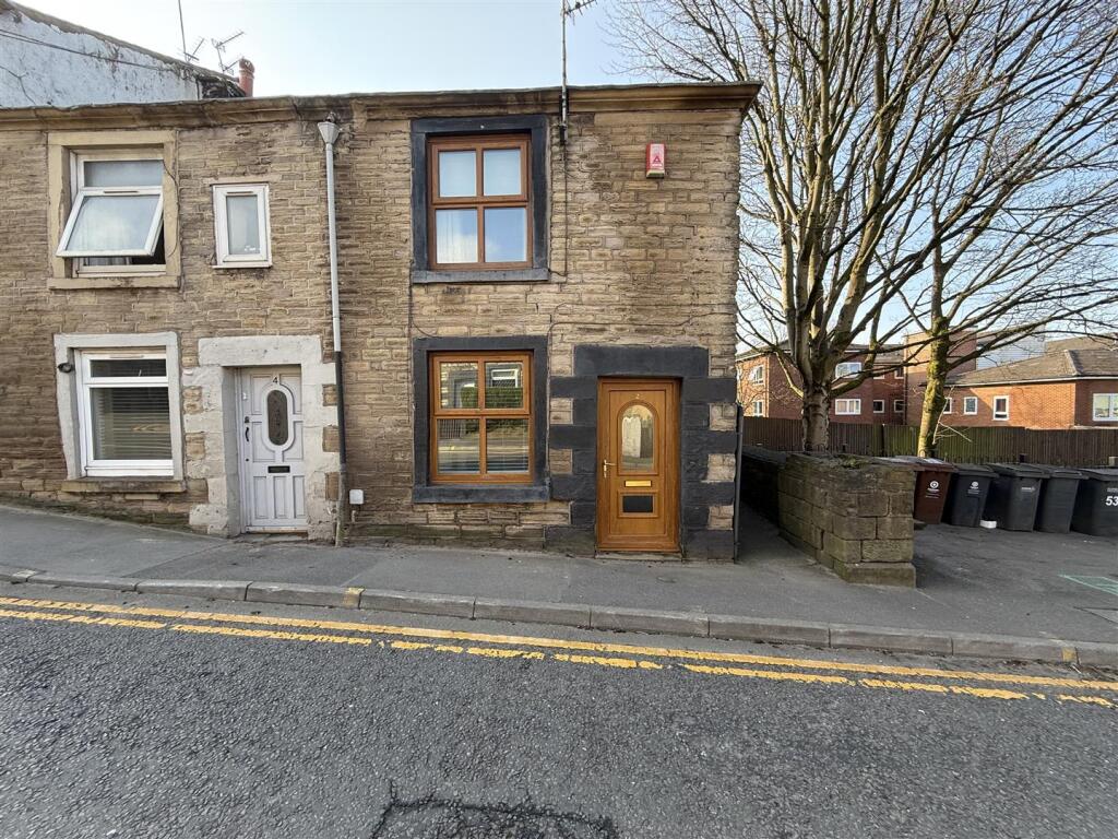 Main image of property: Oldham Road, Springhead, Oldham