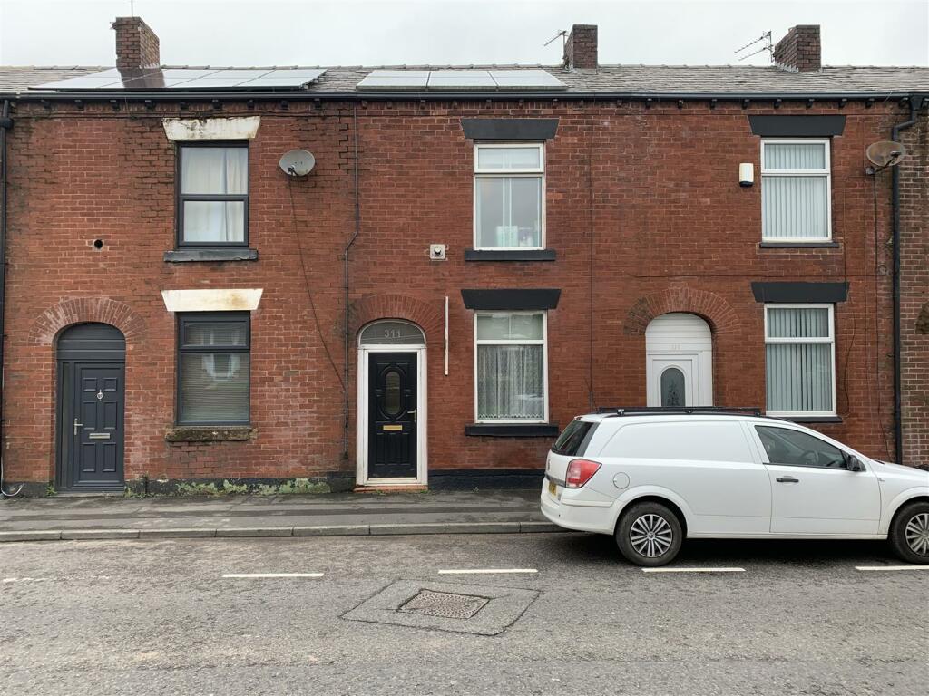 2 bedroom terraced house for sale in Shaw Road, Royton, Oldham, OL2