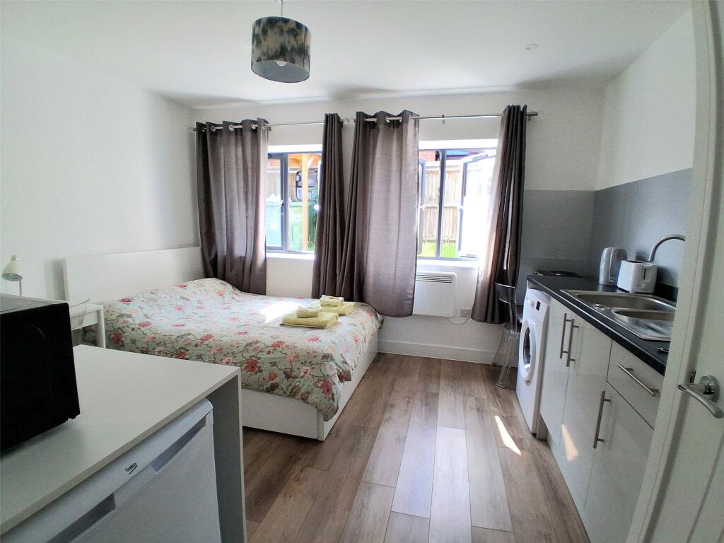 Main image of property: Derwent Avenue, Headington, Oxford, Oxfordshire, OX3