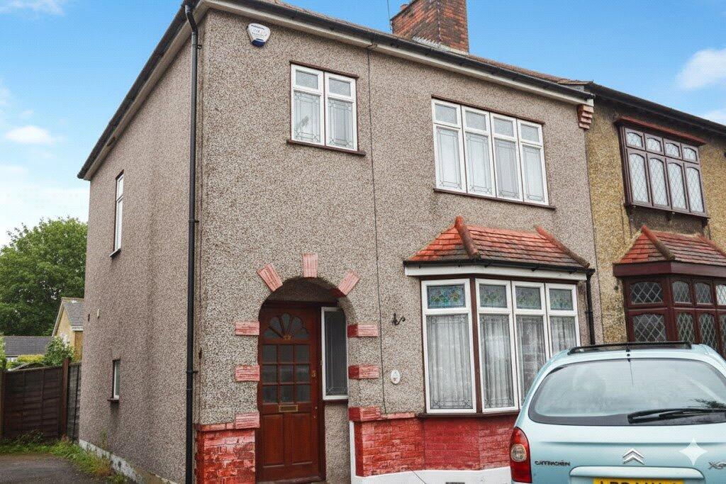 Main image of property: Rosslyn Avenue, Romford, RM3