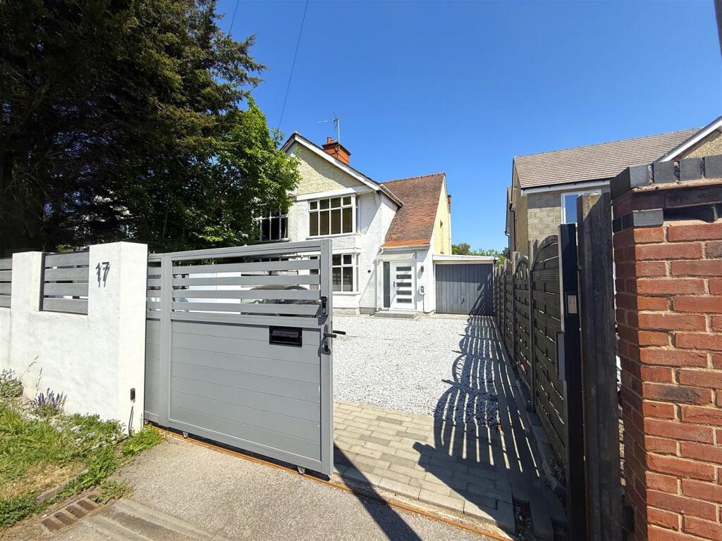 Main image of property: Watling Street, Nuneaton