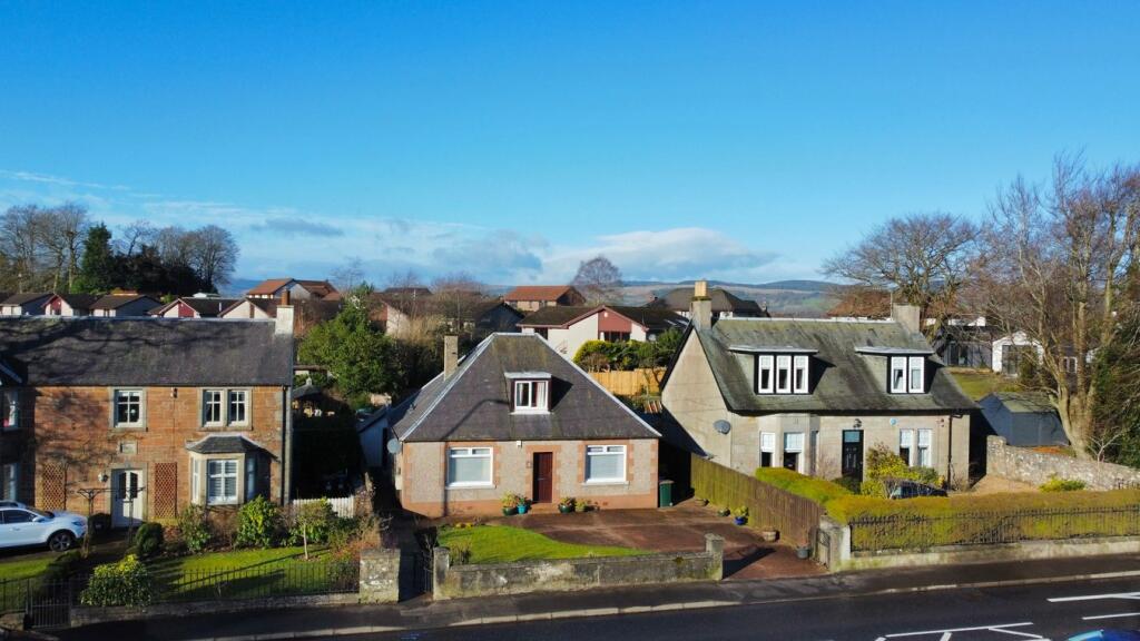 4 bedroom detached bungalow for sale in 92 Muirs, Kinross, KY13