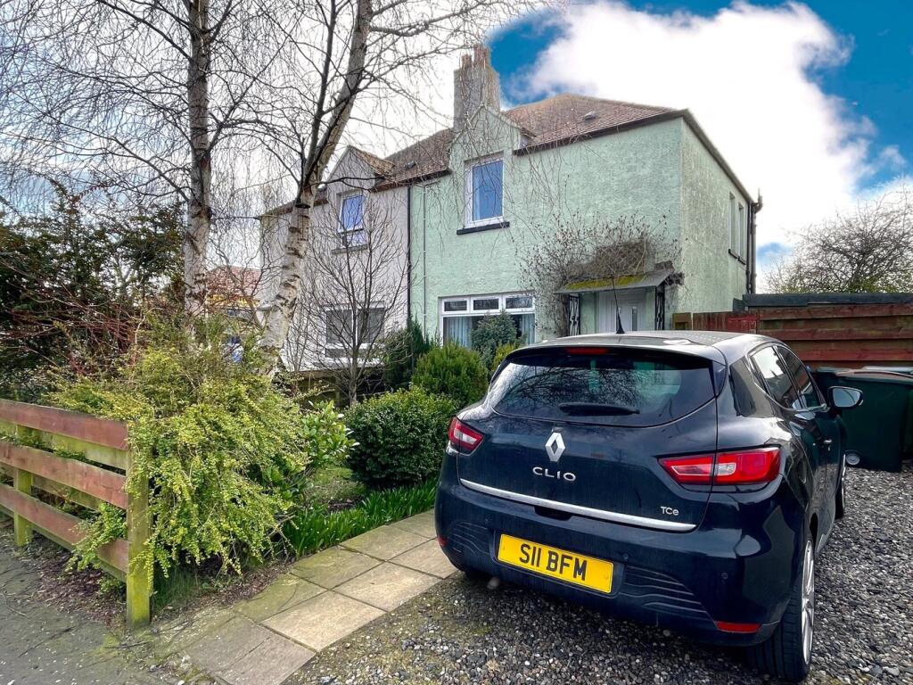 Main image of property: 32 Bridgefauld Road, Milnathort, KY13