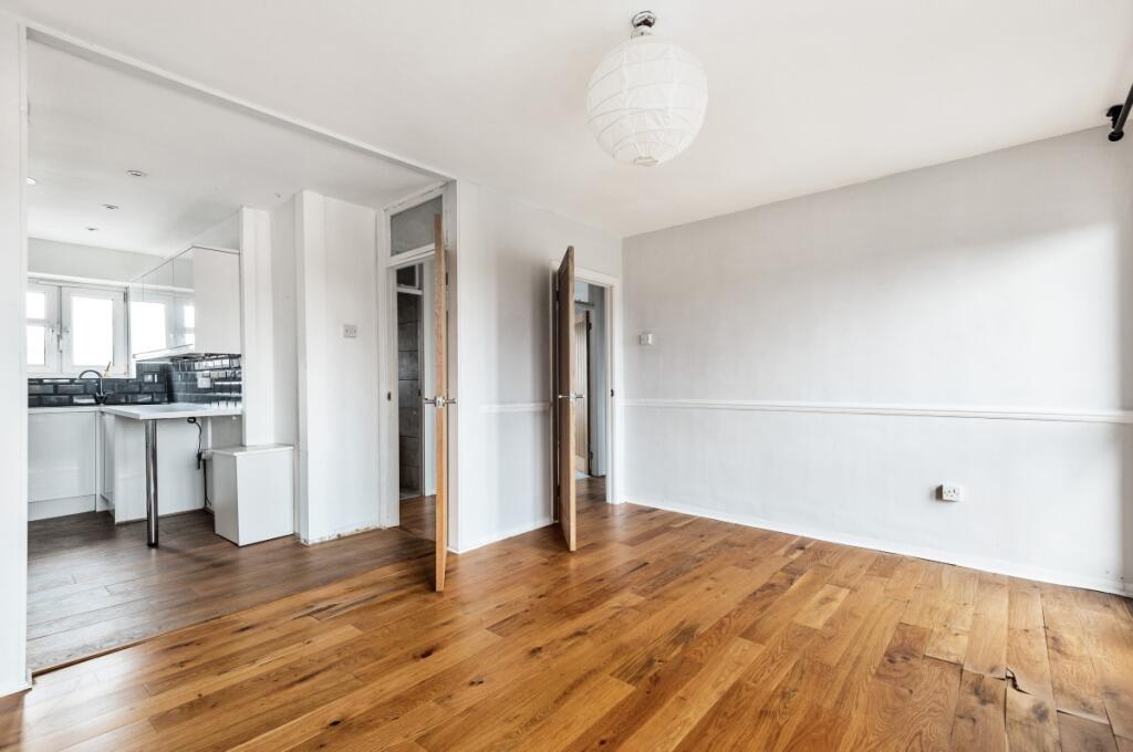 2 bedroom flat for rent in Brook Lane Blackheath SE3