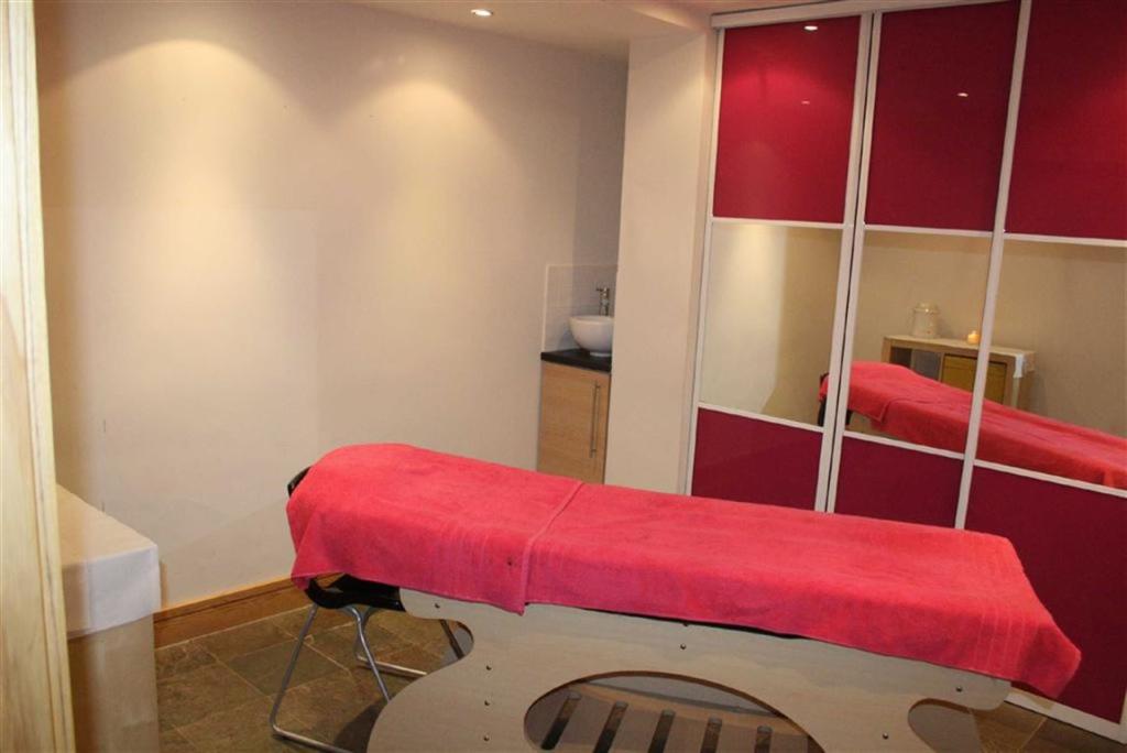 Commercial property for rent in Walton Vale, Liverpool, L9