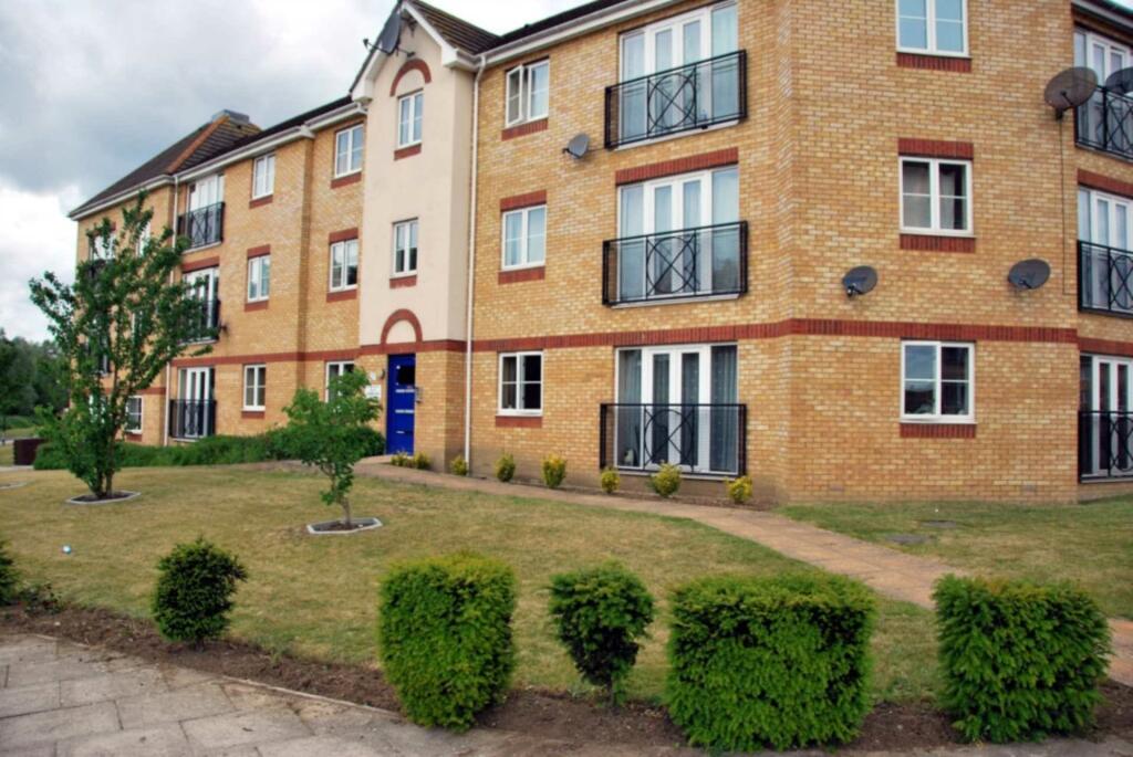 1 bedroom apartment for sale in Foxglove Path, London, SE28 0LR, SE28
