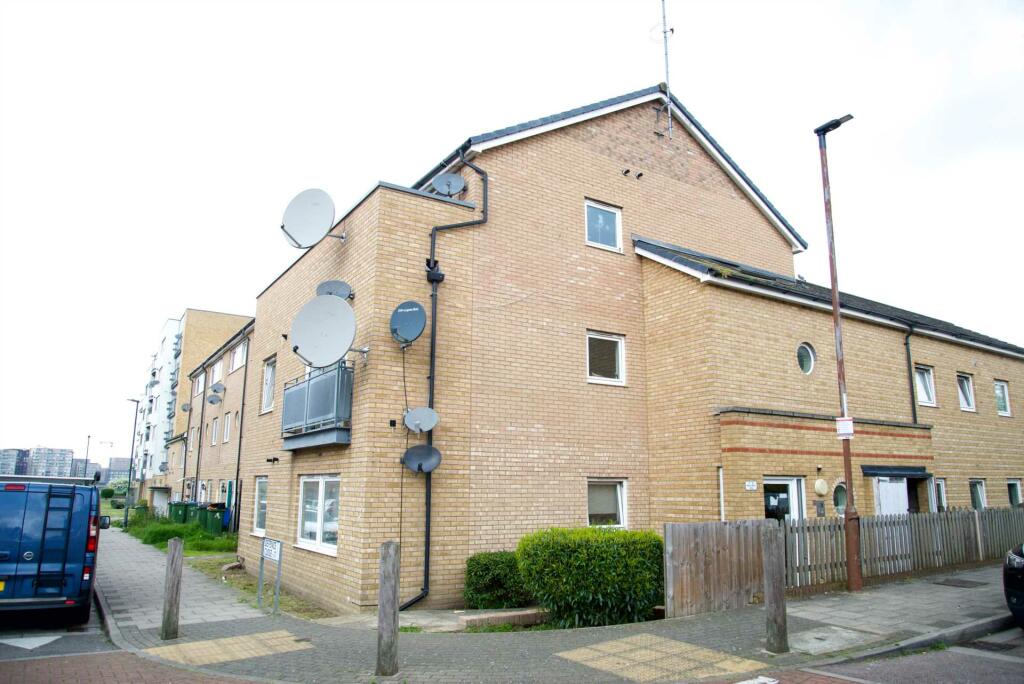 1 bedroom apartment for sale in Miles Drive, Thamesmead, SE28 0NP, SE28