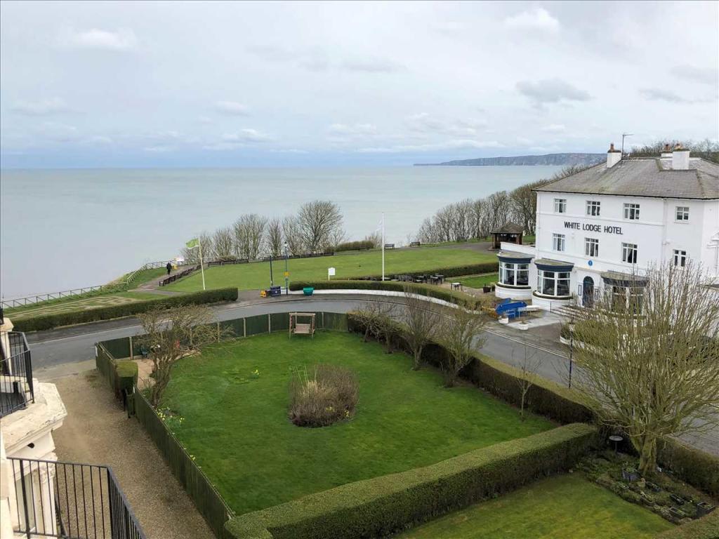 2 bedroom apartment for sale in The Crescent, Filey, YO14