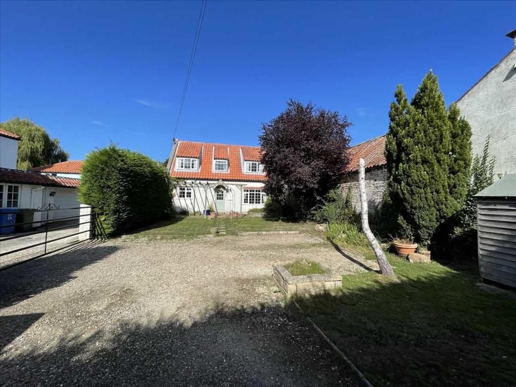 3 bedroom house for sale in The Barn, Muston, YO14