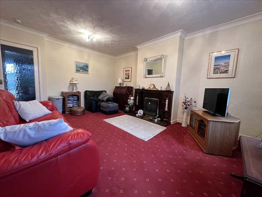 2 bedroom bungalow for sale in Harewood Drive, Filey, YO14