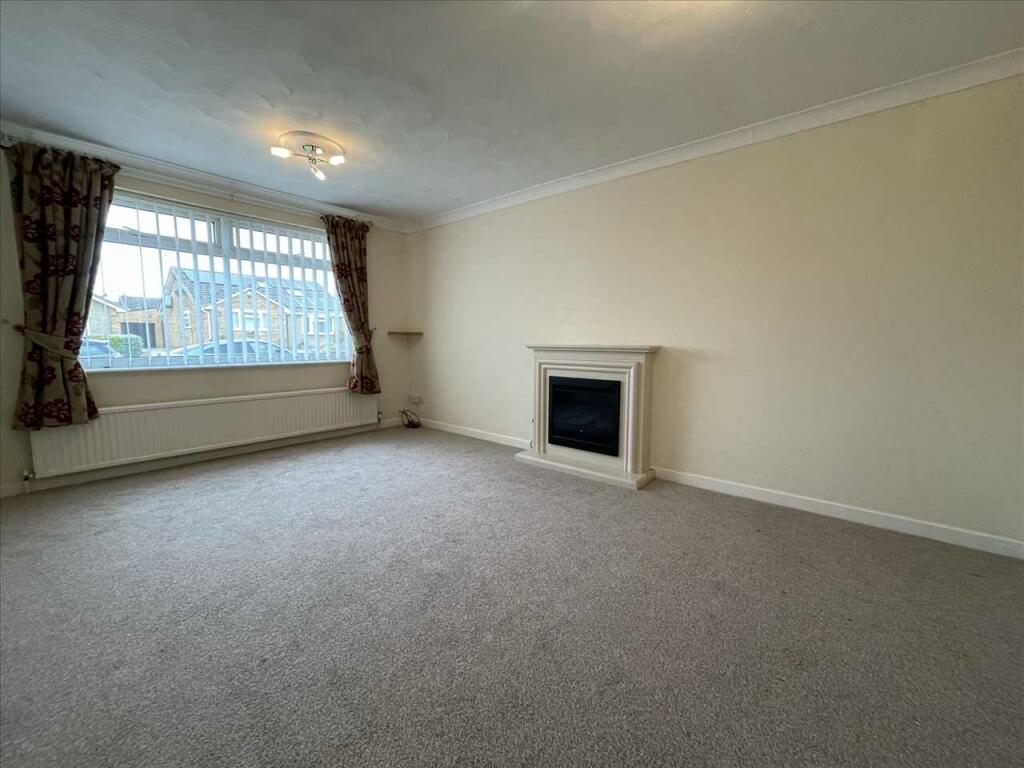 2 bedroom bungalow for sale in Wooldale Drive, Filey, YO14