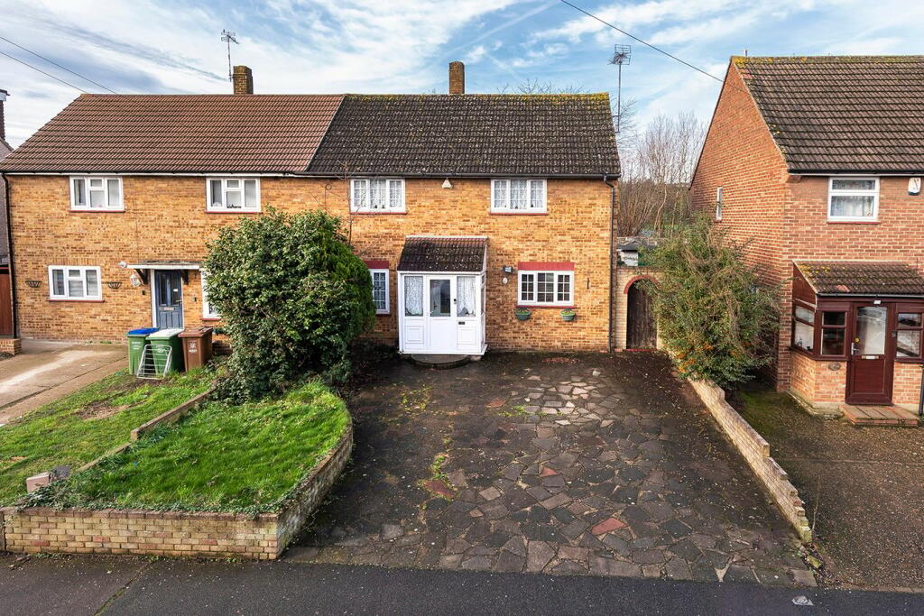 3 bedroom semidetached house for sale in Newbery Road, Erith, DA8
