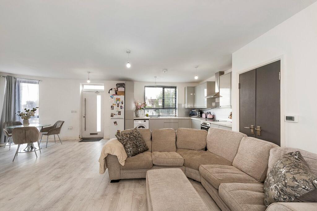 Additional property image - Central Avenue, Welling, DA16