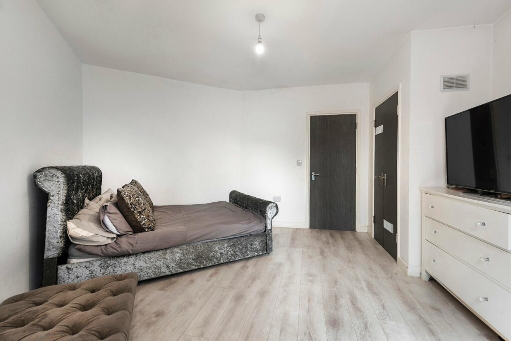Additional property image - Central Avenue, Welling, DA16
